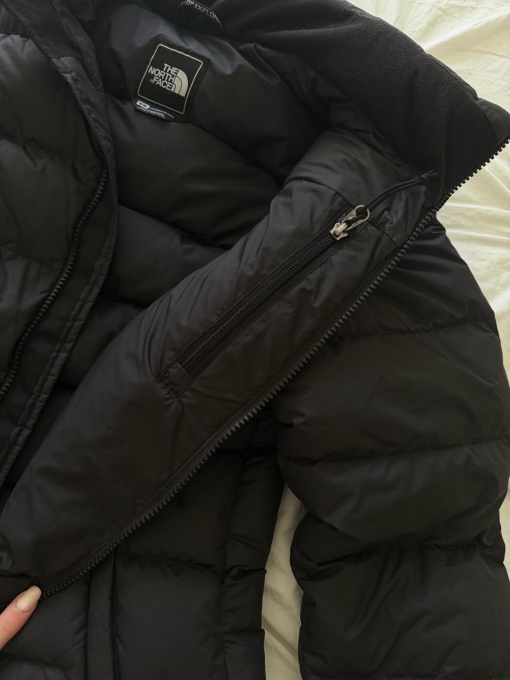 The North Face Black Quilted Insulated Jacket - Picture 4 of 6